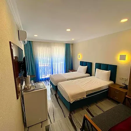 Garden Butik & Akbuek 4*